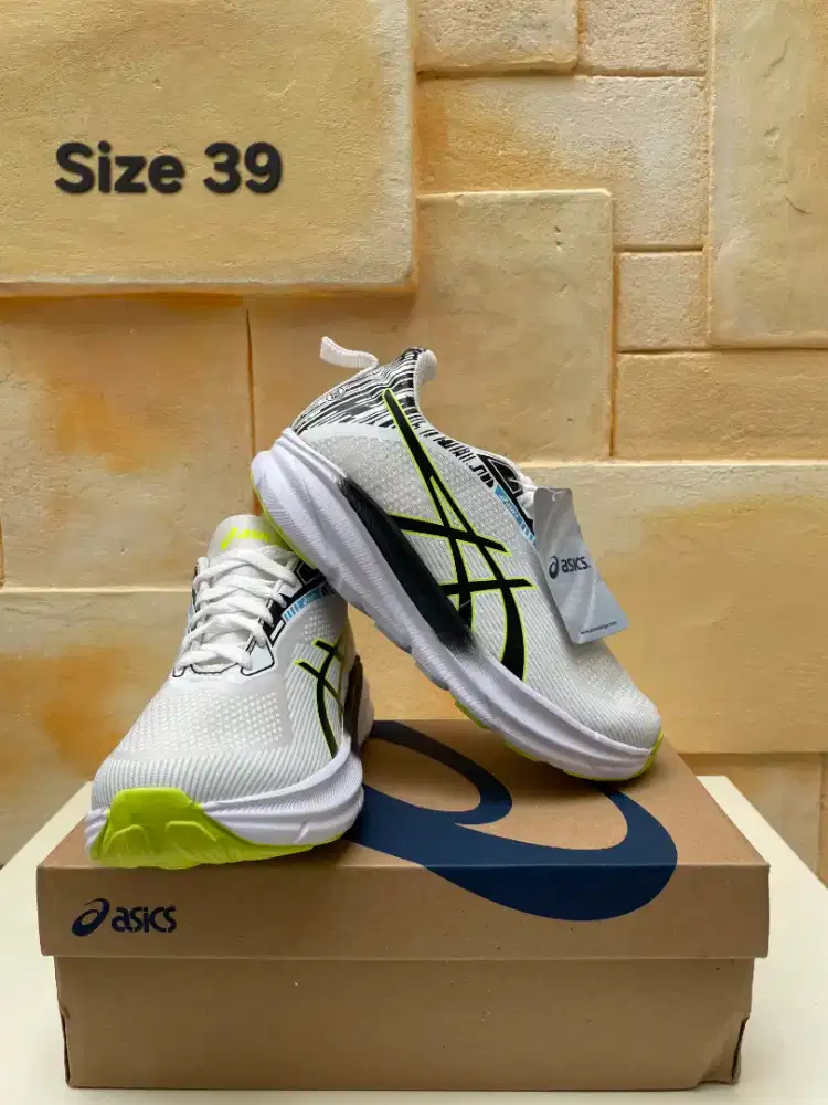Sepatu Olahraga ASICS