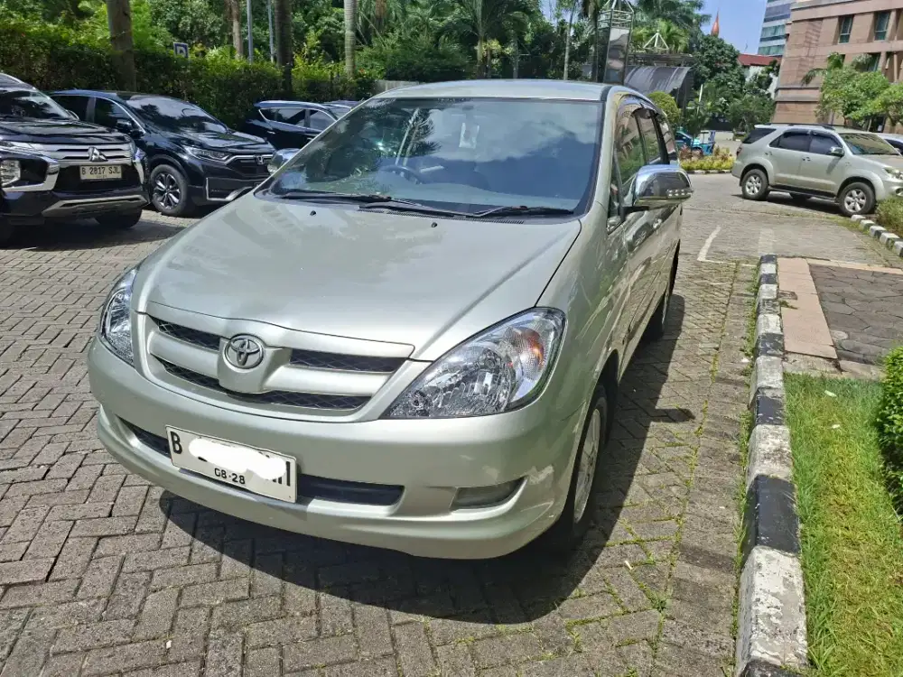 Toyota Inova G. 2008. Bensin manual .Dari baru di pakai.
