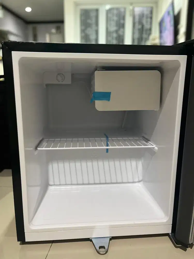 kulkas mini GEA 90watt