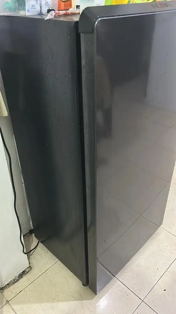 JUAL KULKAS AQUA 1 pintu BONUS KURSI & LEMARI PLASTIK