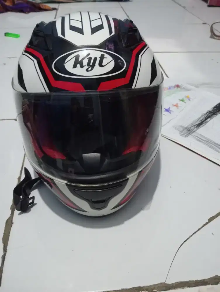 Jual aja tuh dr pada g kepake HELM KYT RC7