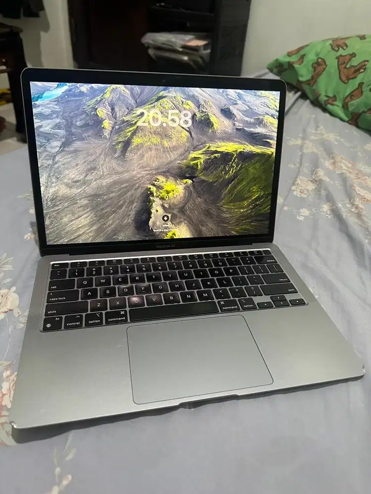 Macbook air m1 8/256