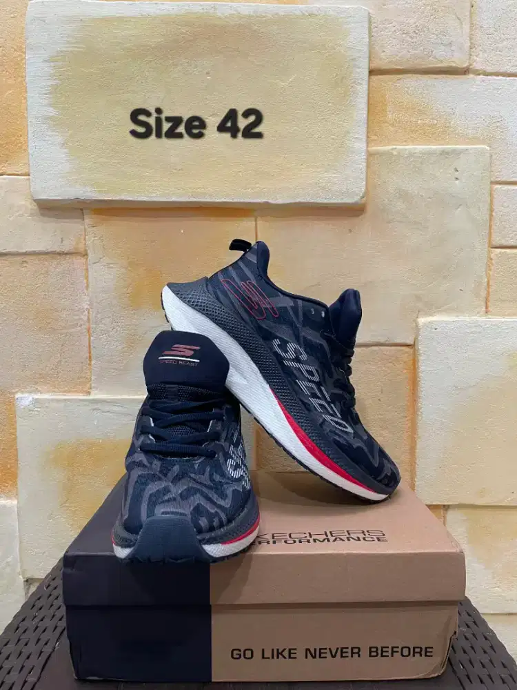 Sepatu Olahrag SKECHERS