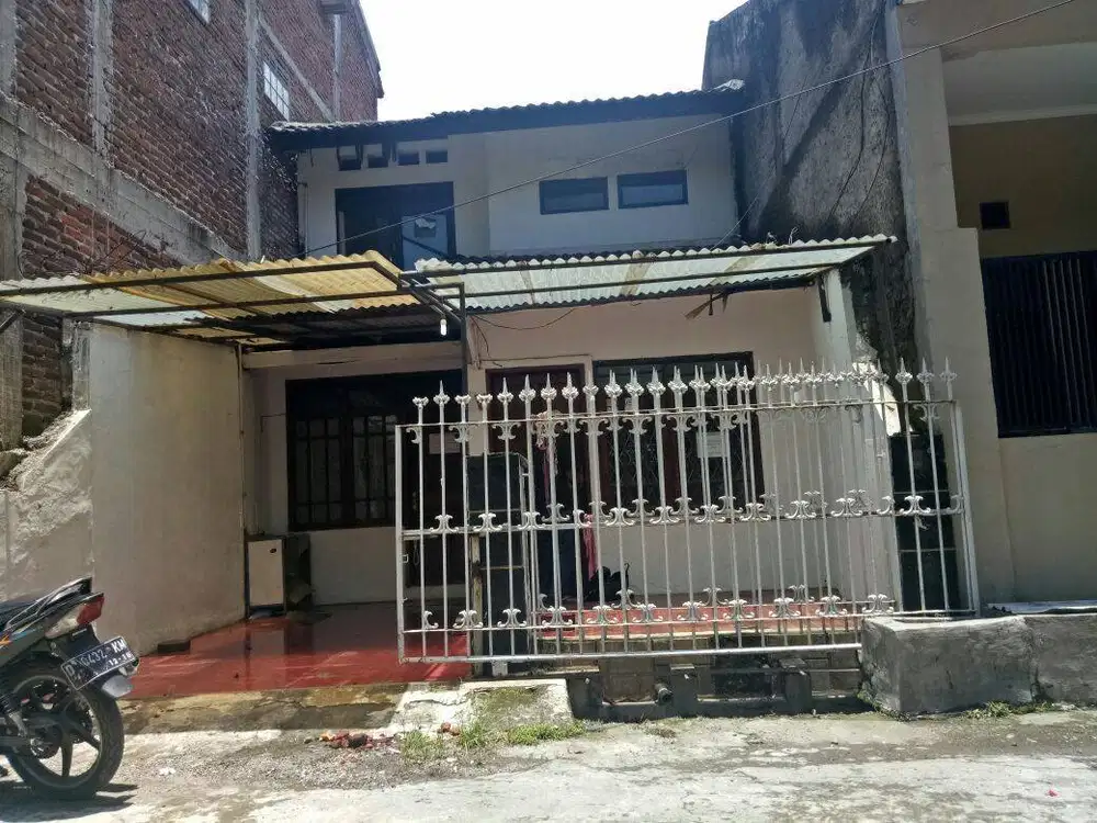 DISEWAKAN CEPAT RUMAH MARGAHAYU RAYA BARAT metro