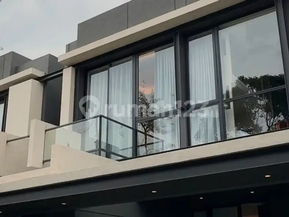 Rumah Mewah Fasad Modern 2 Lantai Bagus di Lippo Karawaci Tangerang