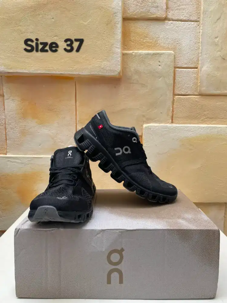 Sepatu Casual On Cloud OC High Quality