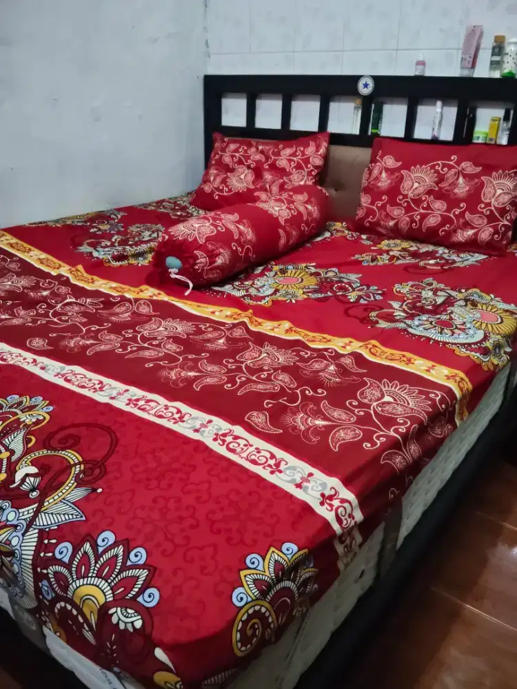 Dipan Tempat Tidur 180X200