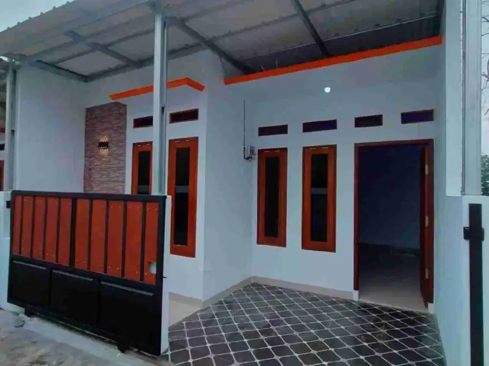 Rumah siap huni lokasi pinggir jalan..