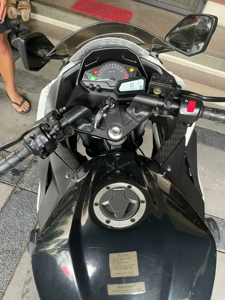 NINJA 250 ABS SE 2013 jual karena engga dipake