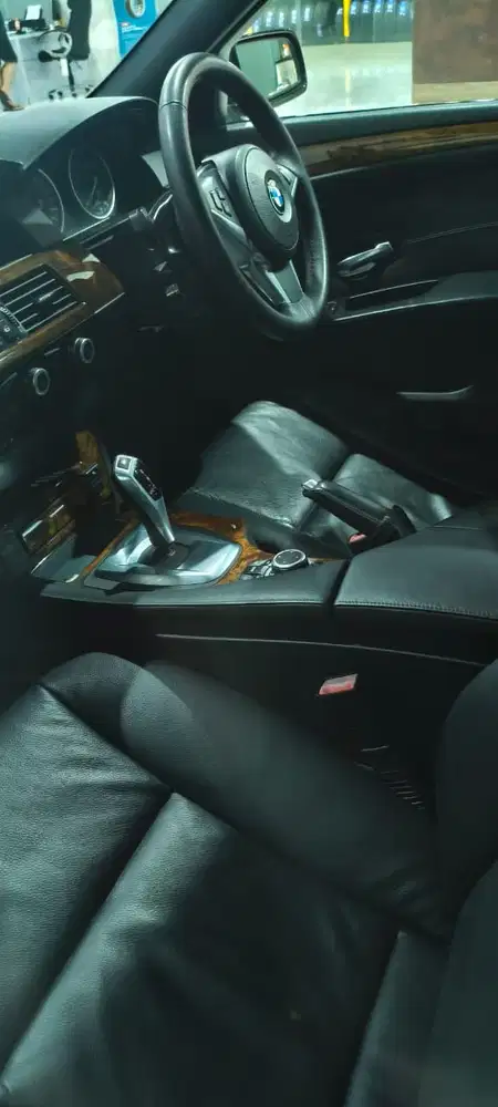 BMW 530i 2009 Bensin