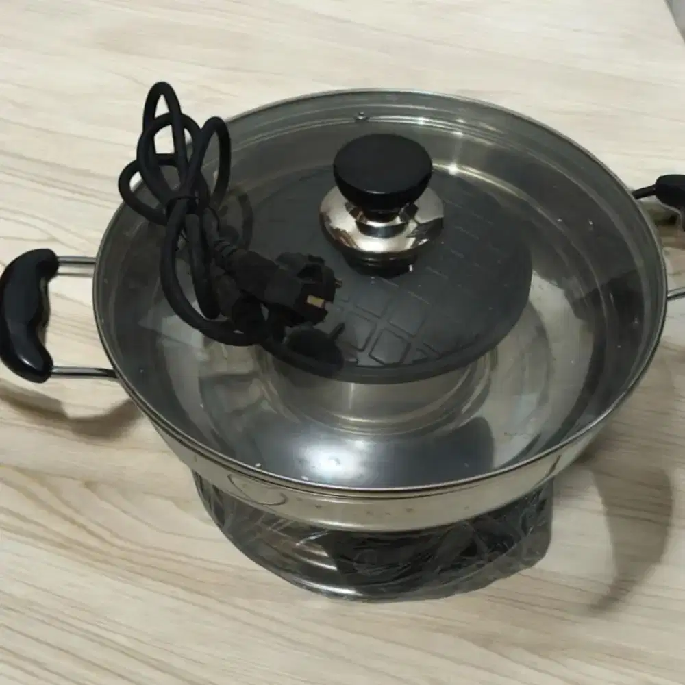 Electronic hotpot with grill plate