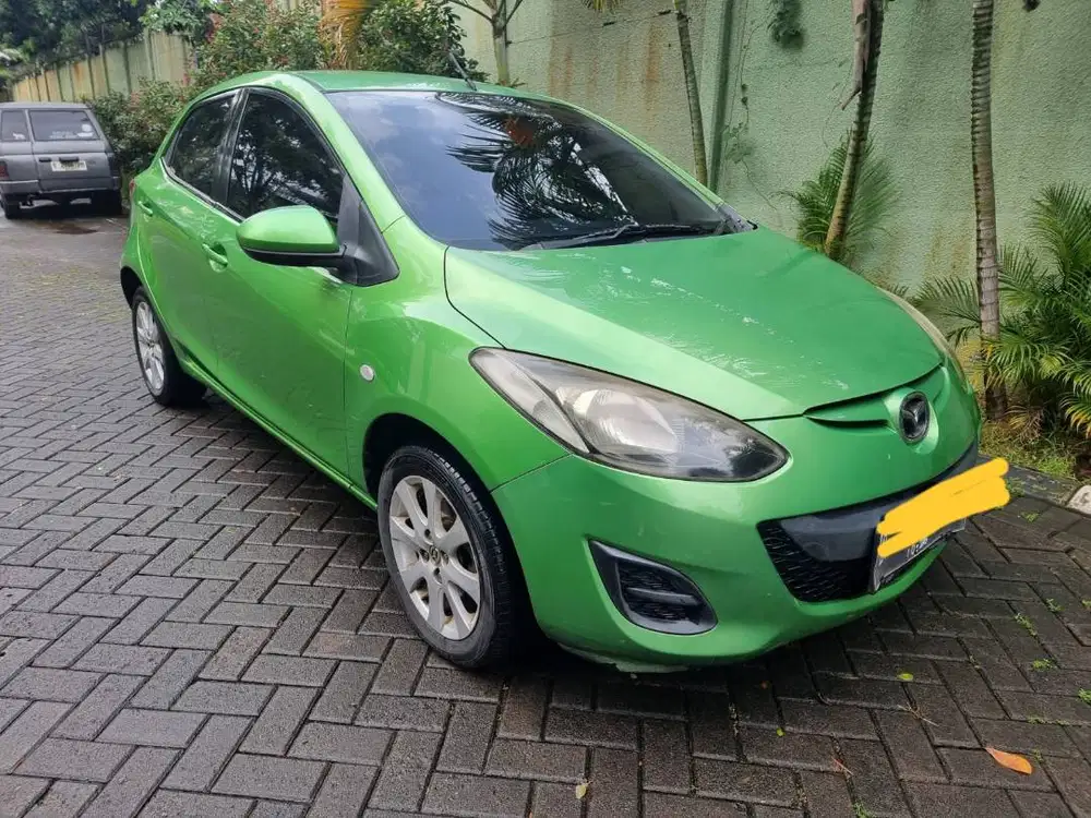 Mazda 2 tahun 2011