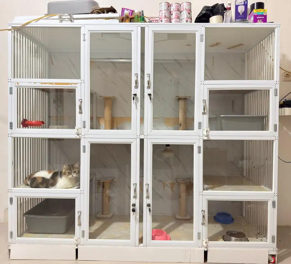Kandang kucing 4 pintu masih bagus banget