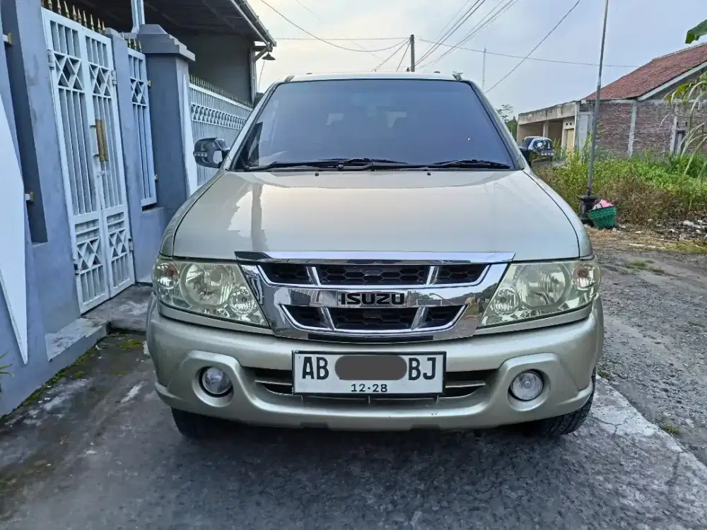 Isuzu Panther Grand Touring 2009 MT Manual