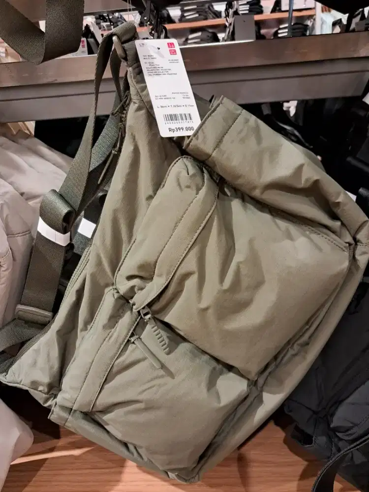 Tas Bahu Uniqlo hijau Army original 100%