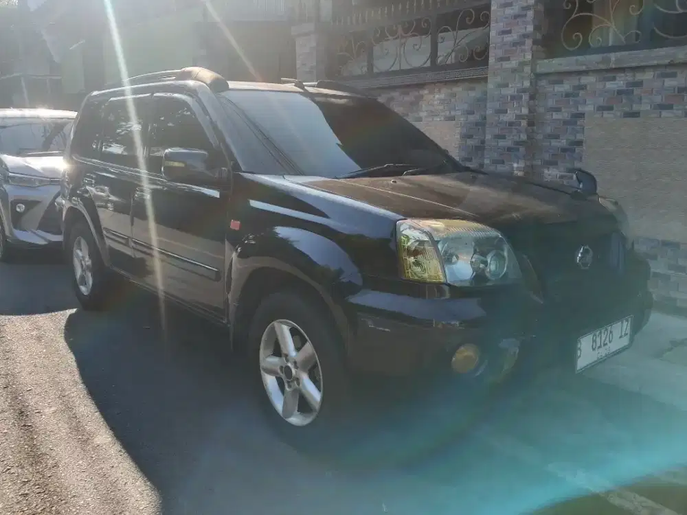 Dijual cepat xtrail thn 2004 metic plat b siap pakai