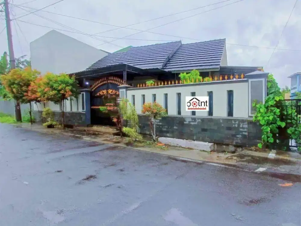 Rumah Hook Bagus Dekat Palur Plaza Kampus UNS dan ISI