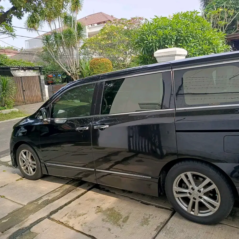 Nissan Elgrand 2012 Bensin