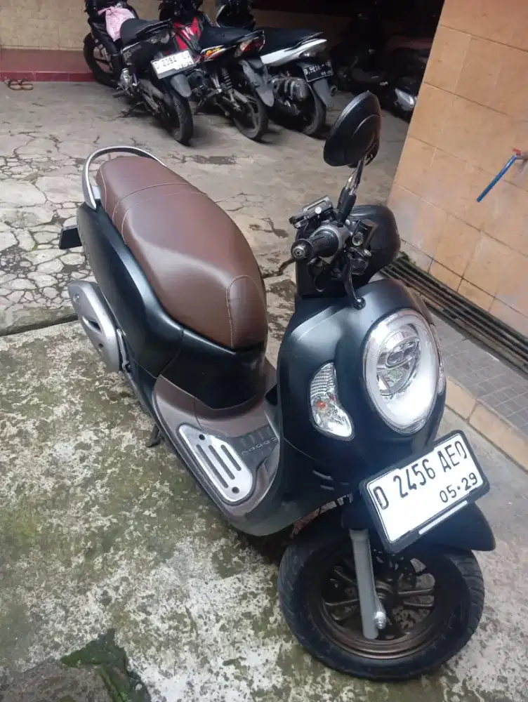 Honda Scoopy Prestige Hitam 2024