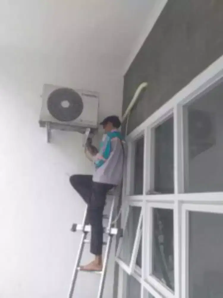 Jasa service AC panggilan dan bongkar pasang AC dlL