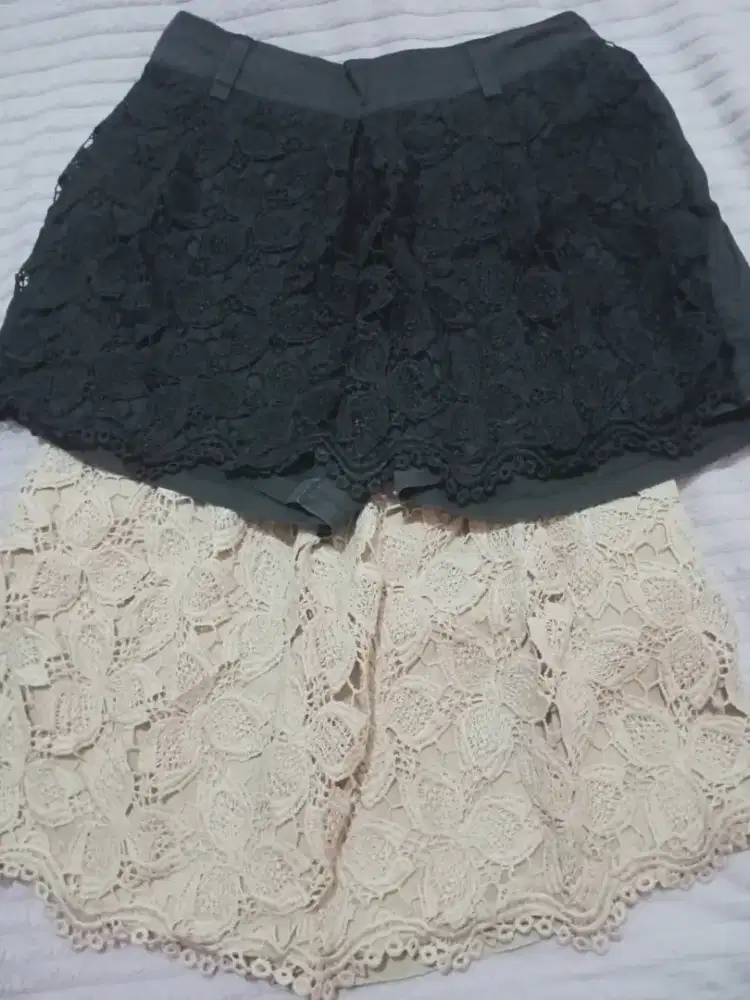 Celana pendek burkat