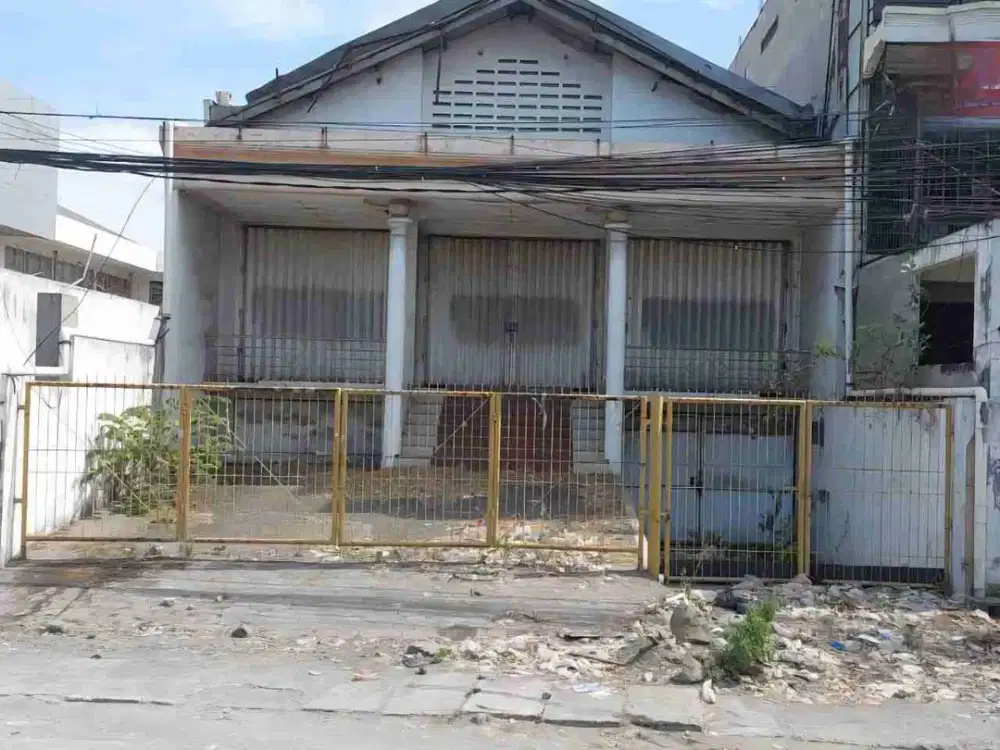 Disewakan RAYA MANUKAN KULON‼️Nol Jalan Lokasi Sangat Ramai Cocok Untuk Berbagai Macam Usaha