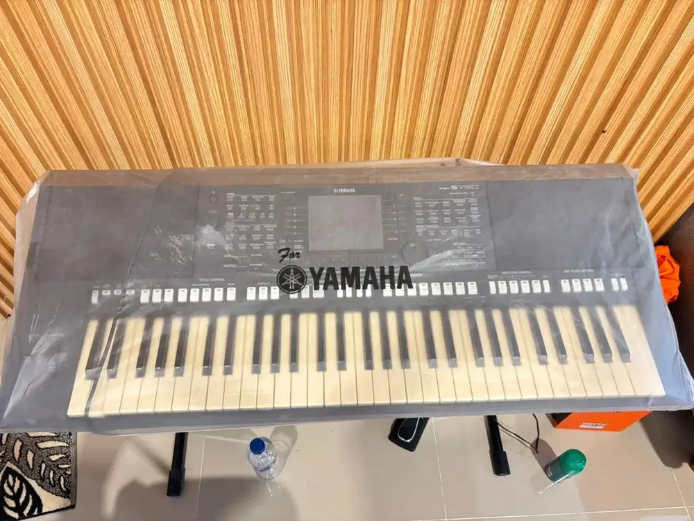 Keyboard Yamaha S750 Normal