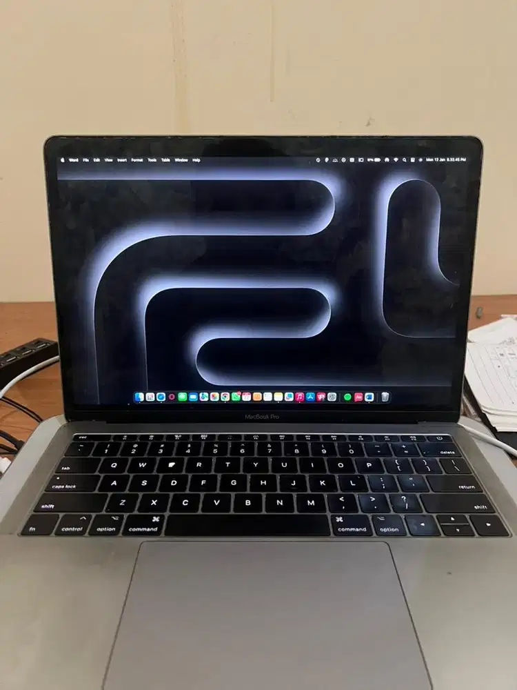 Macbook Pro 2017 13 inch 8/256GB