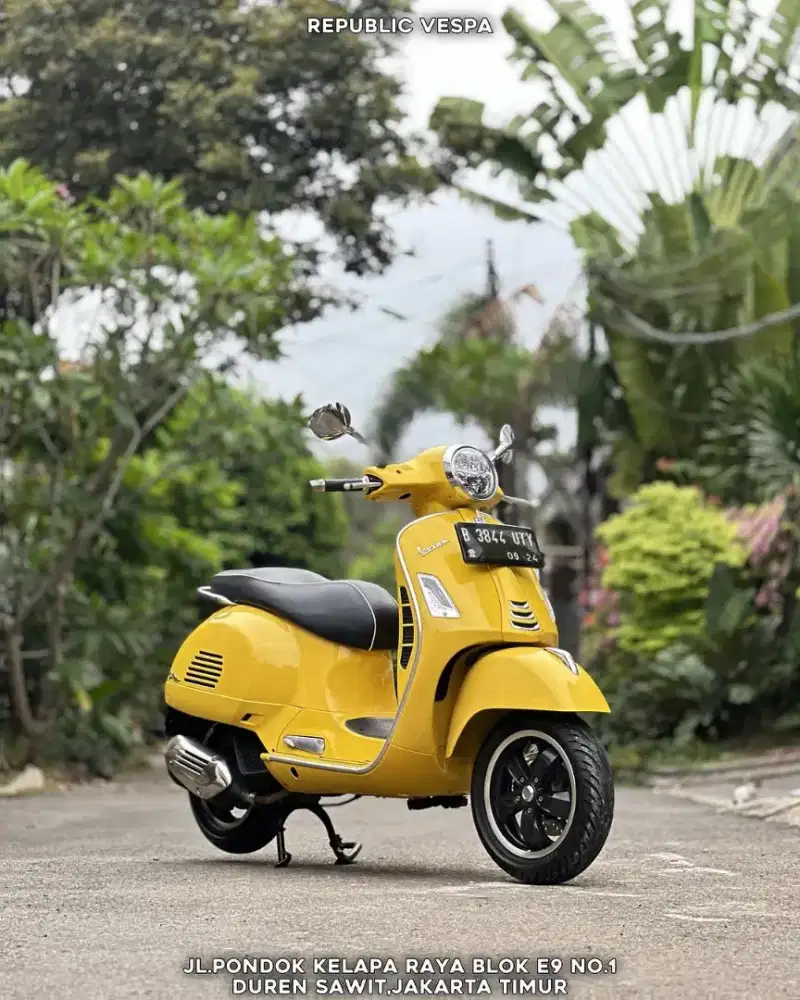 JUAL CEPAT PIAGGIO VESPA GTS 4V 150  IGET ABS LED TAHUN 2019