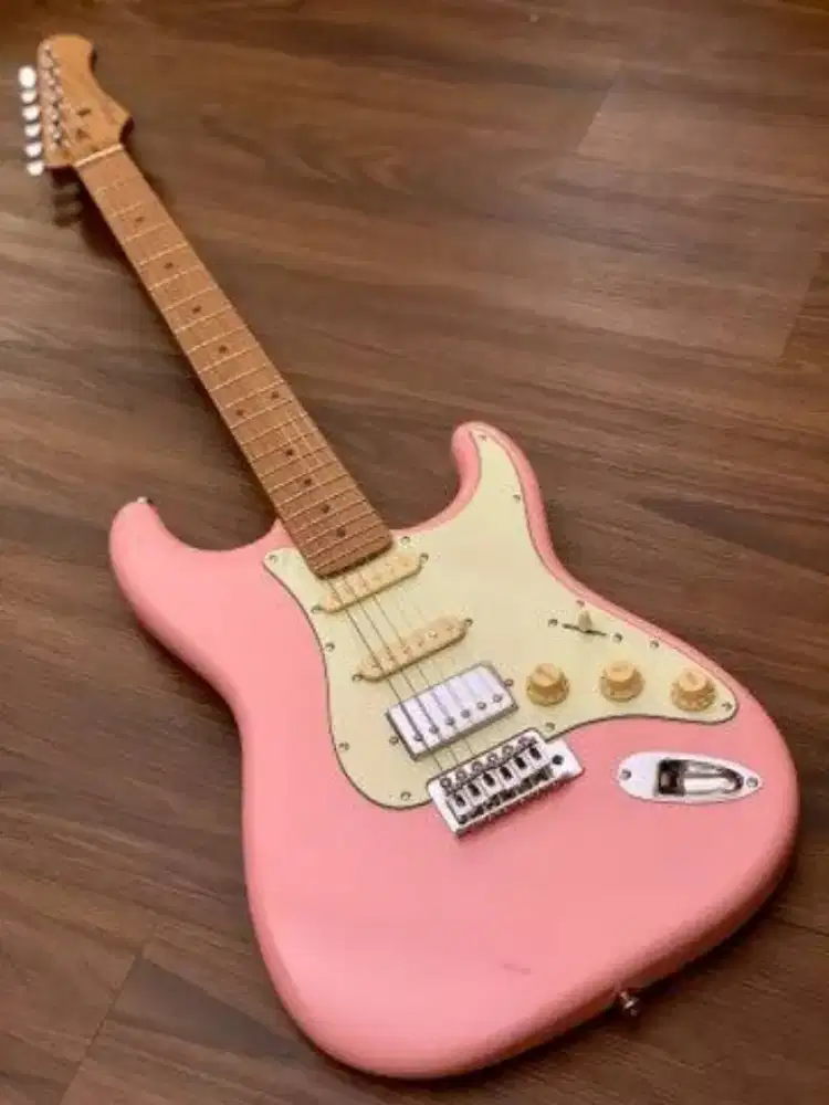 SQOE SEST 600 HSS Roasted Maple Series in Shell Pink Electric Guitar