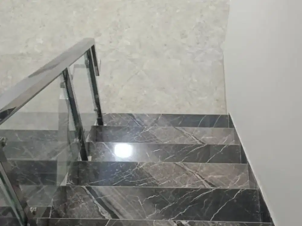 Rumah SHM 4 Lantai Hadap Timur-Tenggara di Citra Garden 3 Jakarta Barat