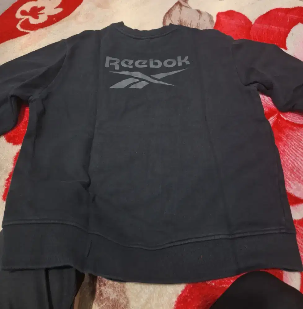 Crewneck/jaket Reebok size M
