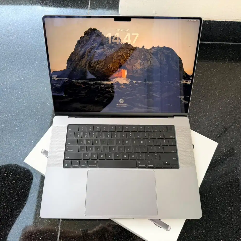 Apple Macbook Pro 16 inch M1 Pro SSD 1TB