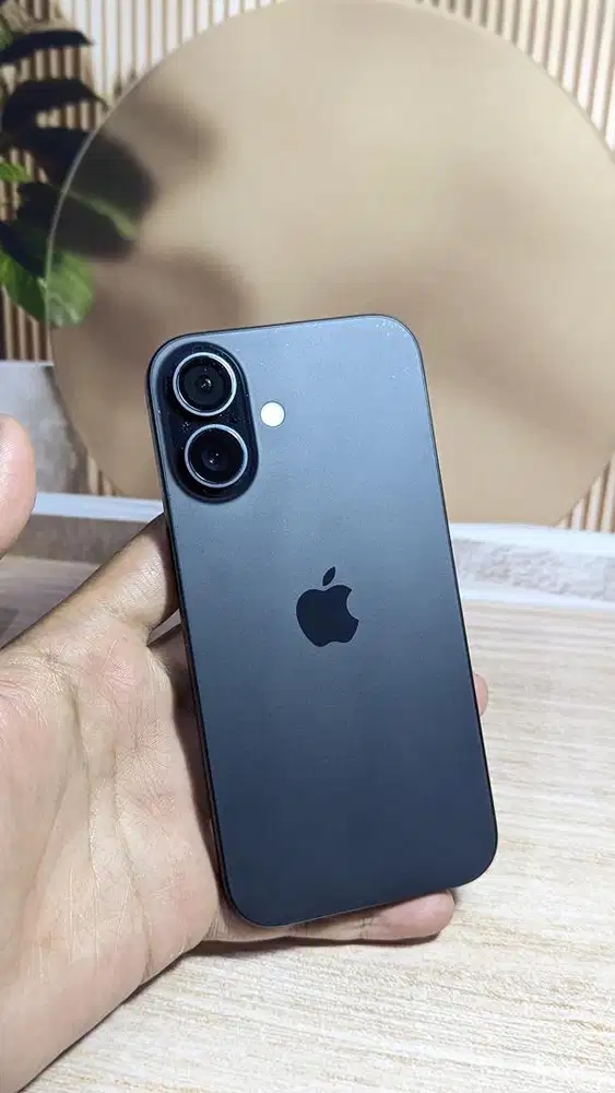 Jual Iphone 16 Basic Black 128GB IBOX masih ada garansi!