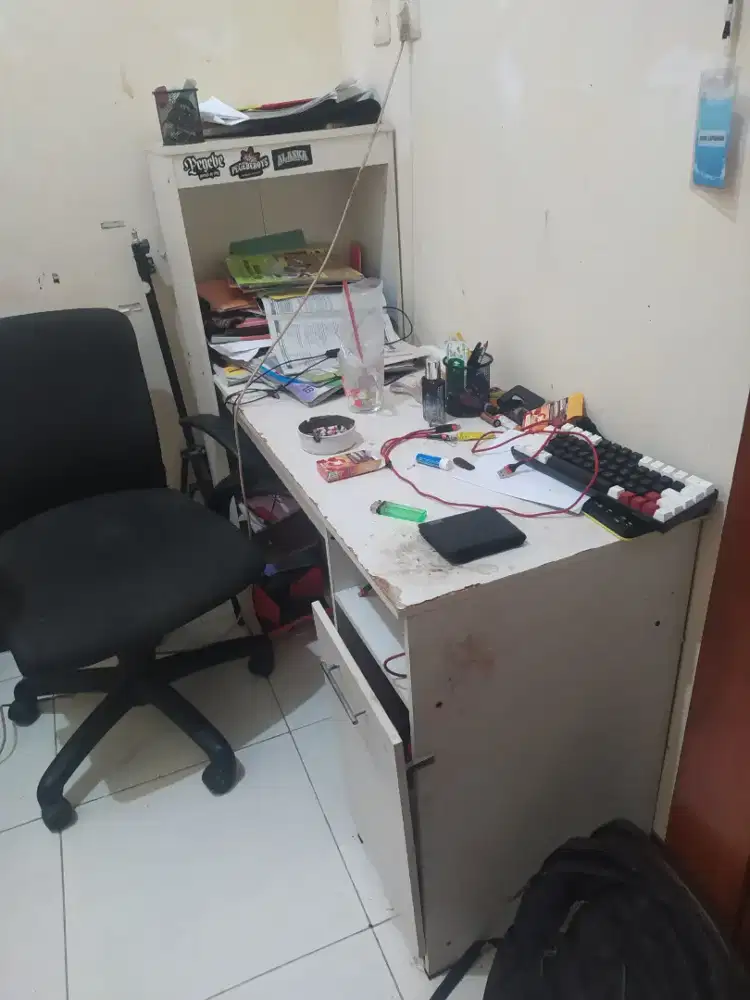 Meja kerja/meja belajar