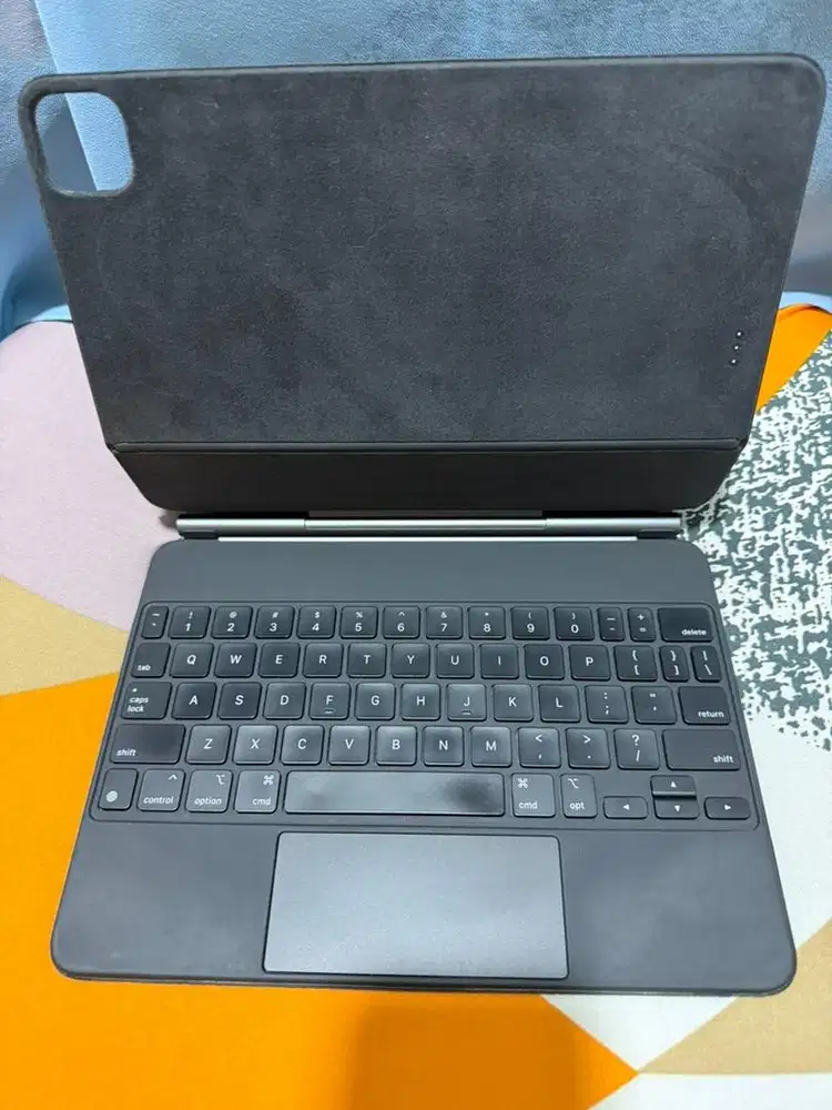 Apple magic keyboard iPad Pro 11 inch fungsi 100% original