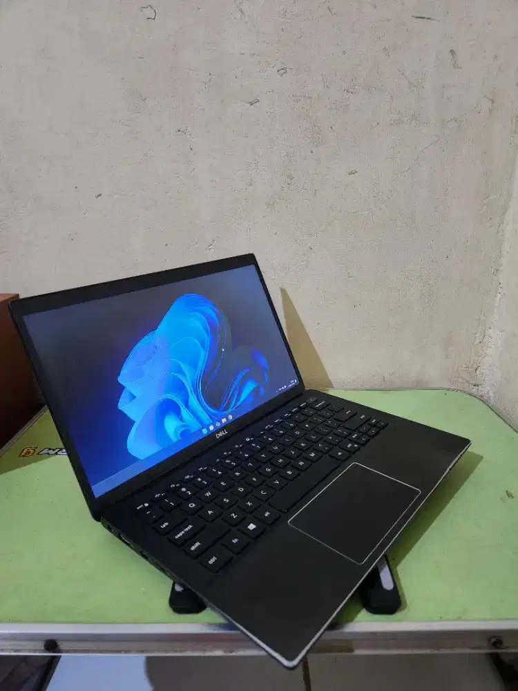Laptop DELL LATITUDE 3301 AMD Ryzen