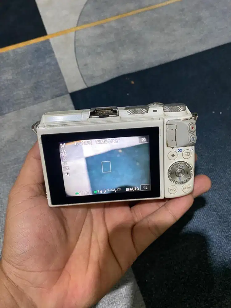 Kamera mirorles murah canon eos M3 lensa 15-45 kit