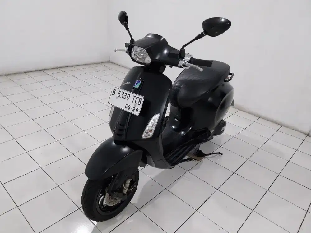 Vespa sprint iget 150 cc ABS NOTTE limited edition tahun 2019