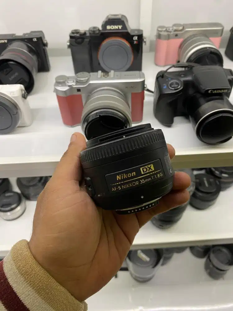 Lensa nikon fix 35mm nikkor normal fisik masih bagus