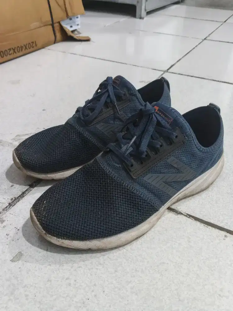 Sepatu New Balance Coast Run V4 Navy Size 44.5