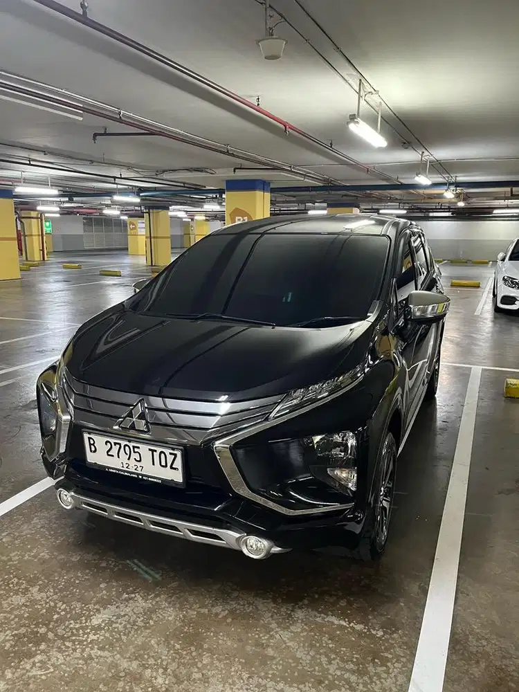 Mitsubishi Xpander Ultimate 1.5 AT Hitam 2018 Low KM