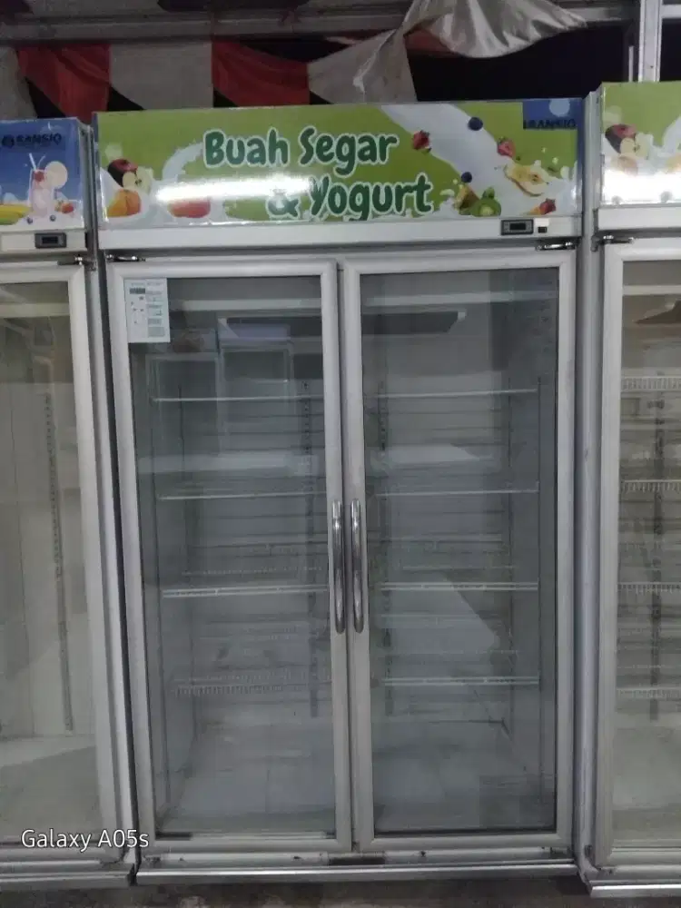 Showcase chiller 2pintu