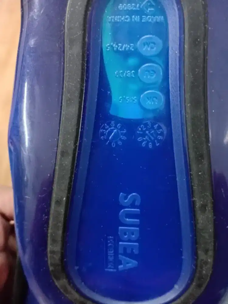 Kaki katak subea fins size 38/39