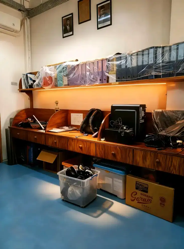 Meja Kantor kayu Mahoni