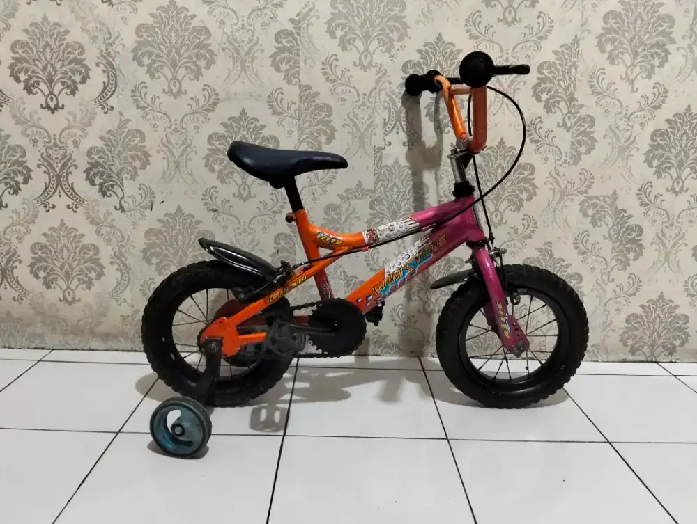 sepeda BMX anak ukuran 12 untuk umur 3-4 tahun