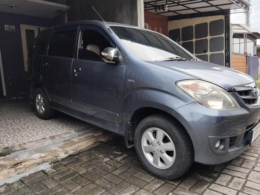 Toyota Avanza 2010 Bensin