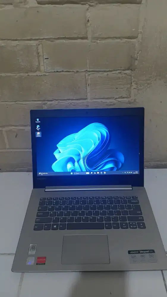 Lenovo Ideapad V330 core i3 gen 7 +dual VGA