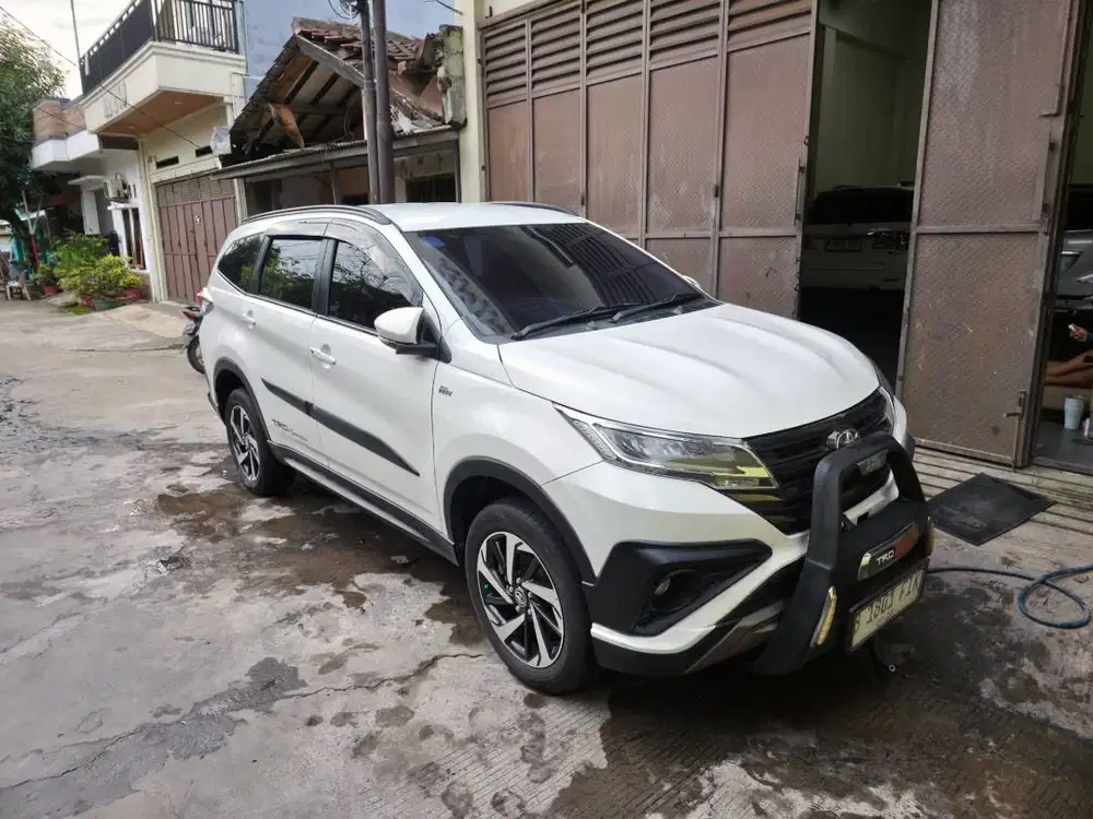 Toyota Rush TRD Sportivo Matic AT Tahun 2018 Putih , 2019