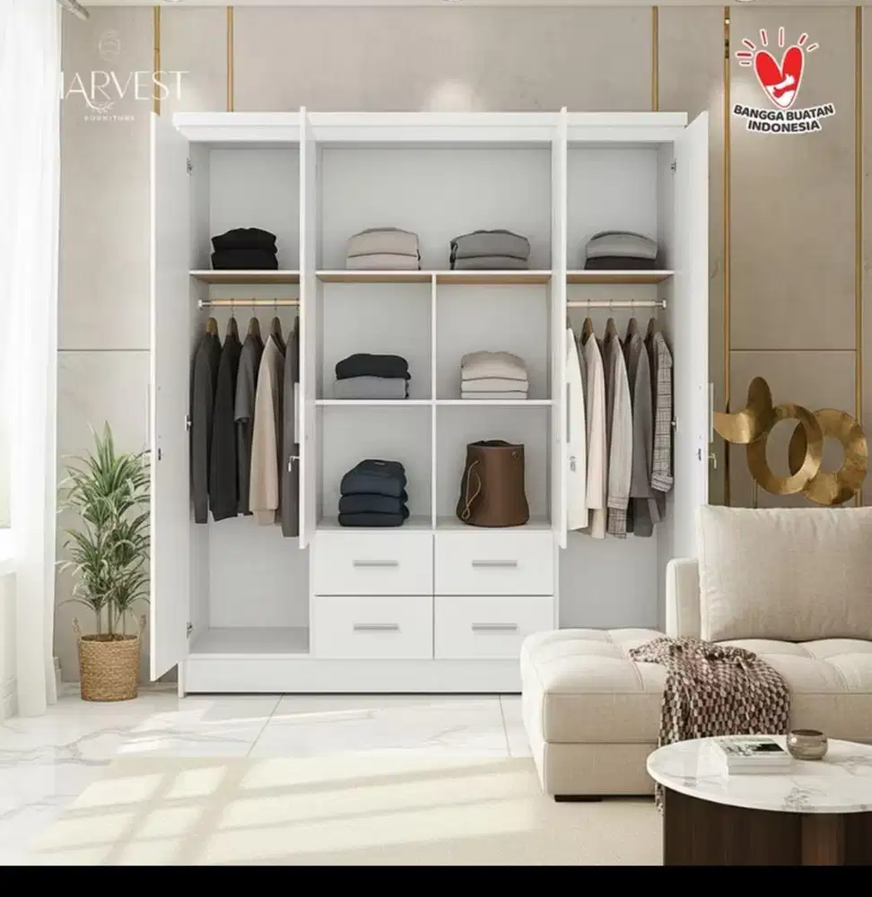 Lemari pakaian sehari hari